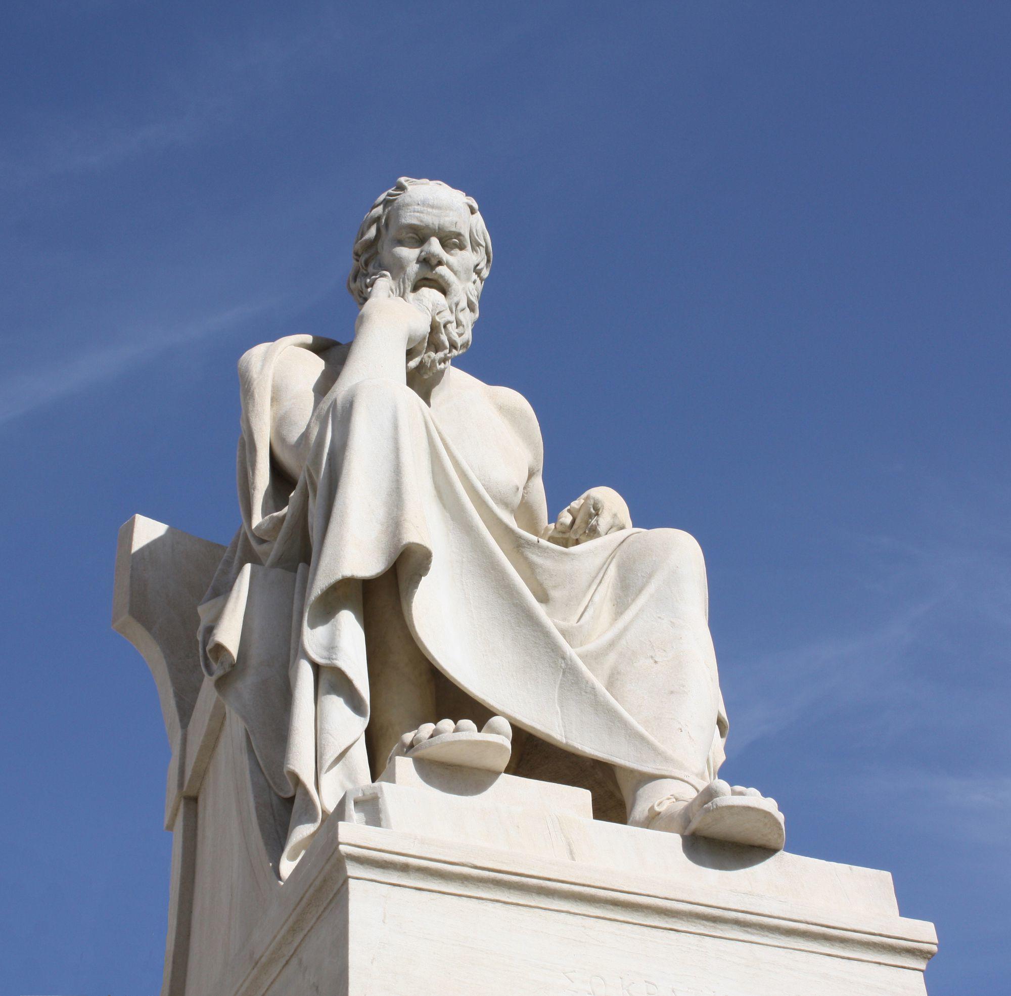 Depositphotos_1914324_l-2015 Estatua de Sócrates en Atenas, Grecia