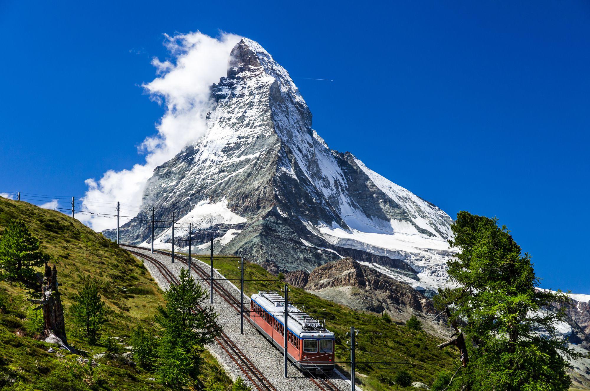 Depositphotos_22903846_l-2015 Gornergratbahn Mountain, Suiza