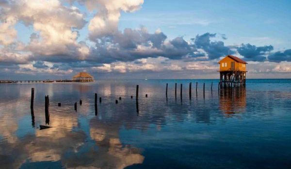 Home on the Ocean in Ambergris Caye Belize Grindelwald - Suiza